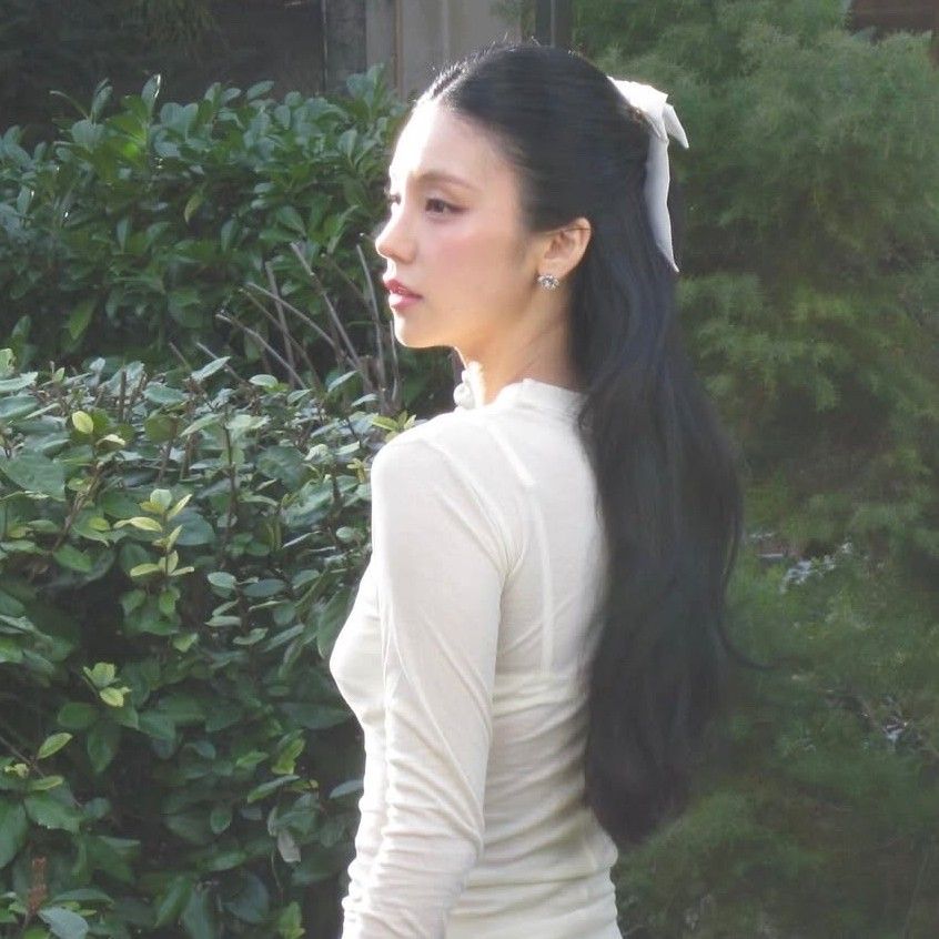 Behind-the-scenes cut of Yeji (ITZY)
