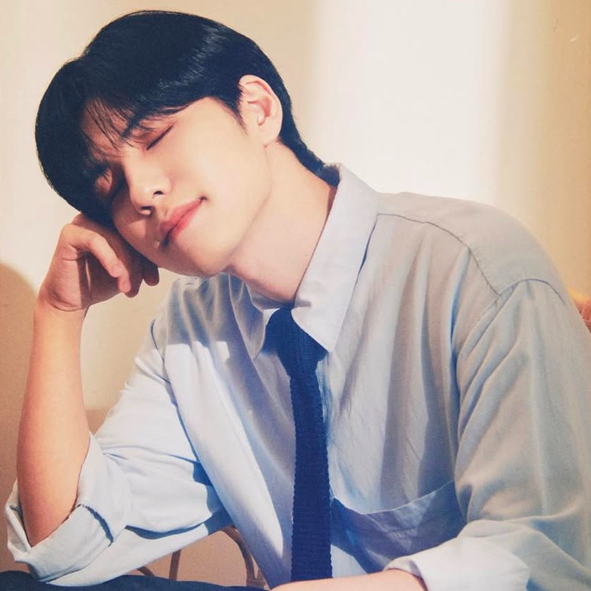 元弼 (DAY6)的最新照片