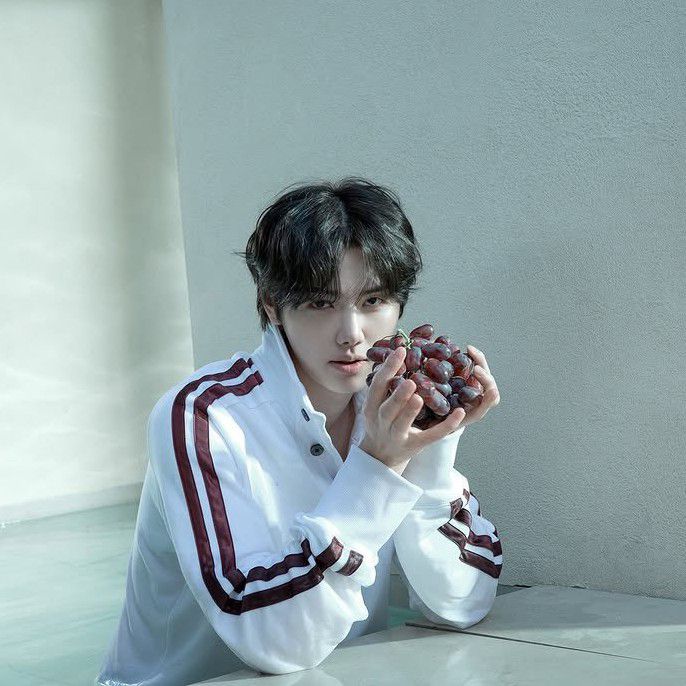 Recent activity shot of Minhee (CRAVITY)