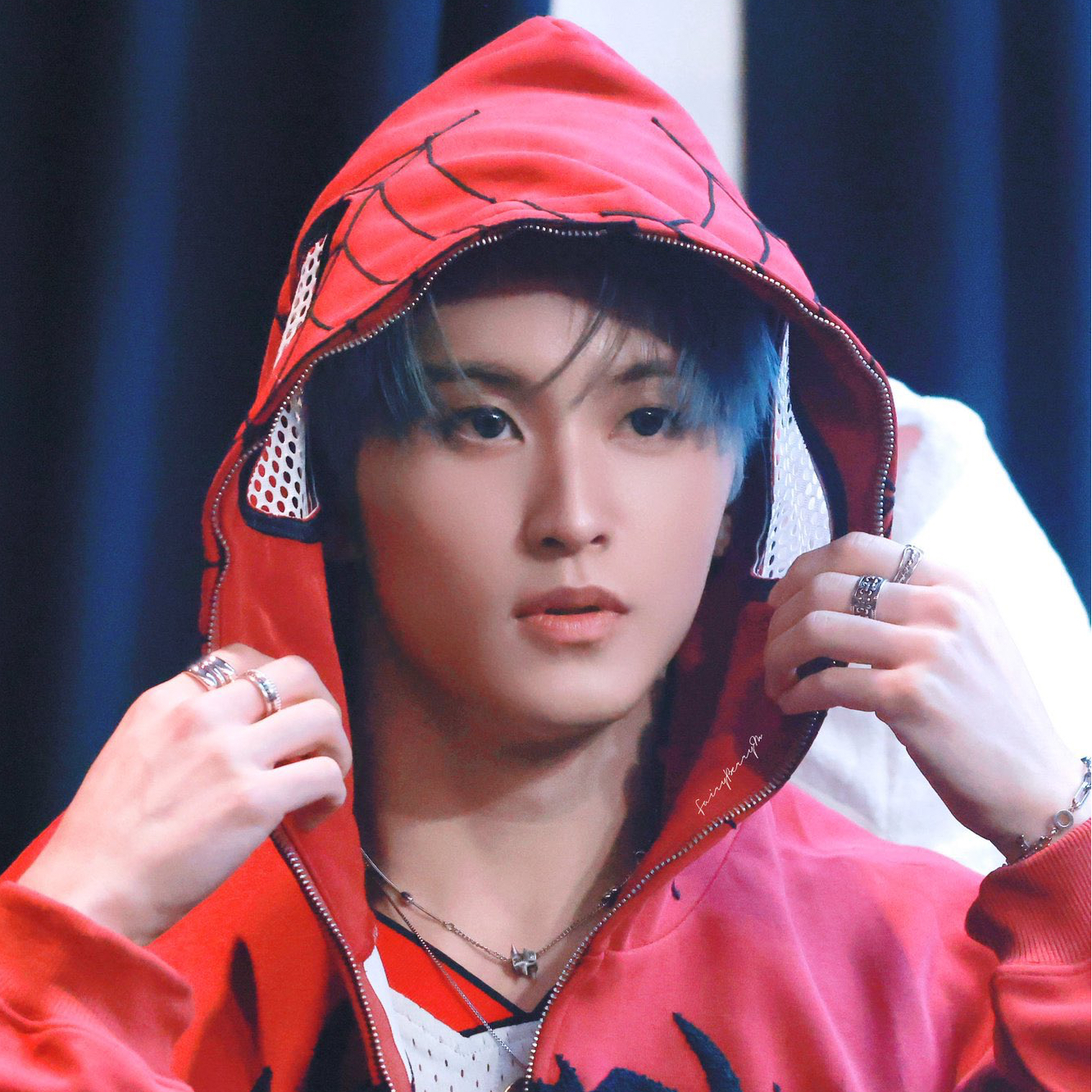 Behind-the-scenes cut of Mark (NCT 127, NCT DREAM)