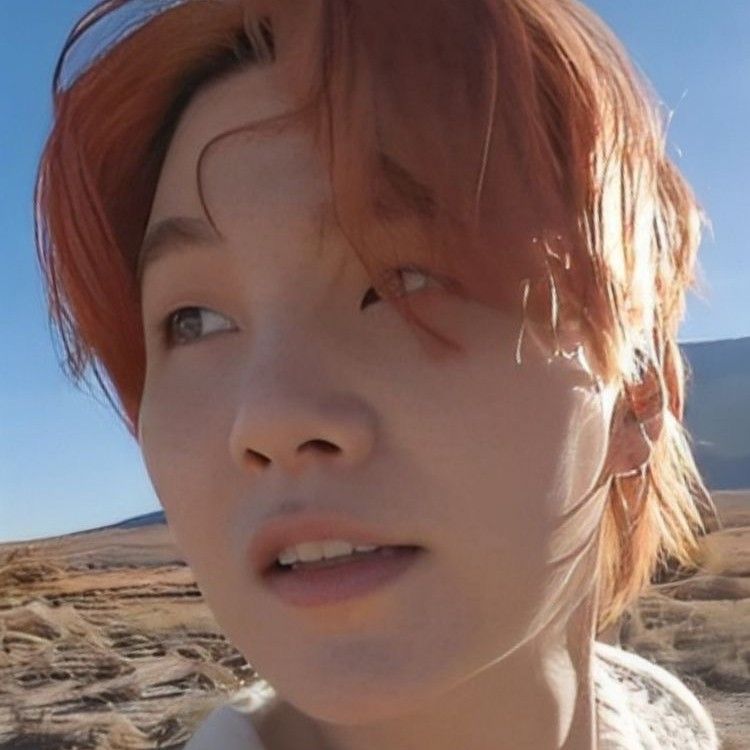 SUGA (BTS)の最新写真