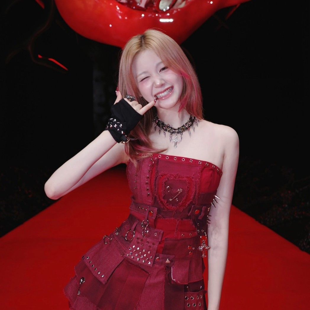 Behind-the-scenes cut of Pharita (BABYMONSTER)