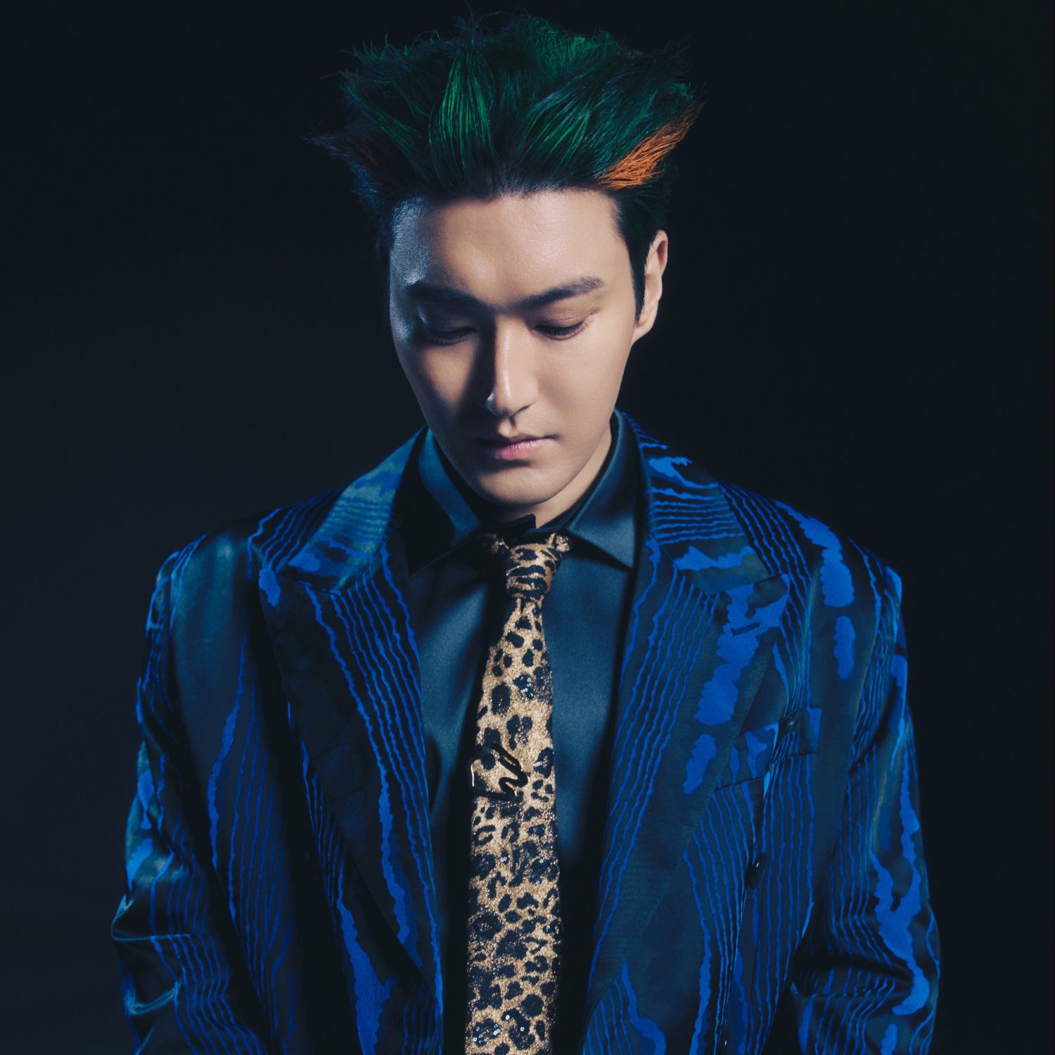 Recent activity shot of Siwon (Super Junior)