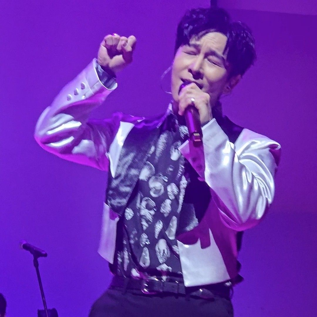 A moment captured by Kim Dongwan (SHINHWA)'s fan