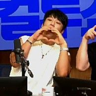 A moment captured by Hwang Chiyeol's fan