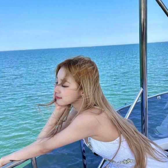 雨琦 ((G)I-DLE)的最新活動照片