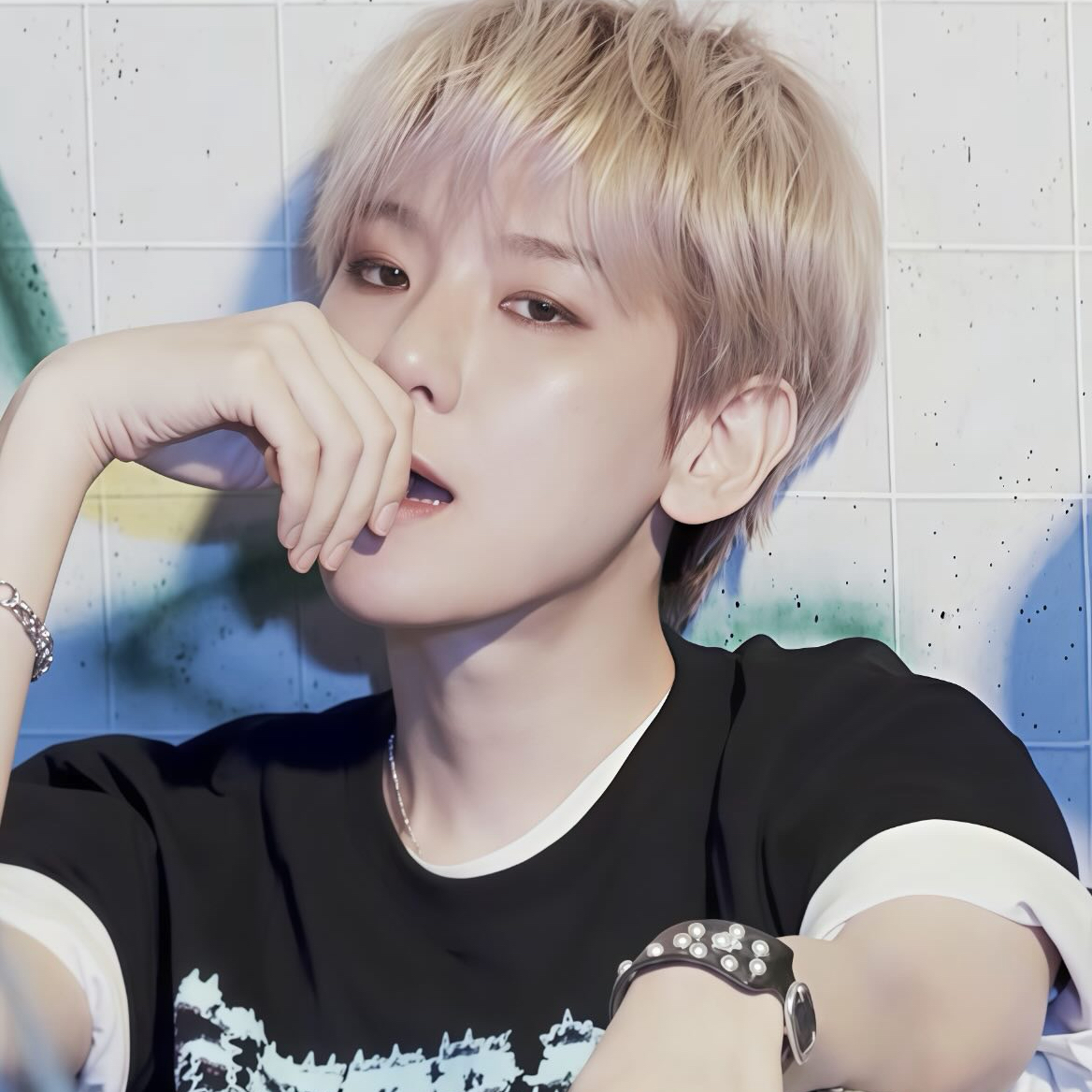 Recent activity shot of Baekhyun (EXO)