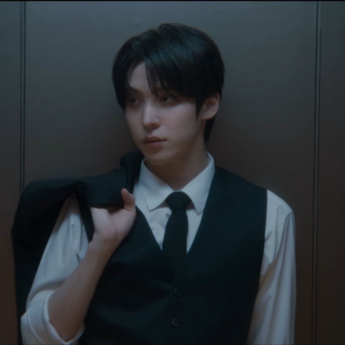 윤호 (에이티즈)의 비하인드 컷
