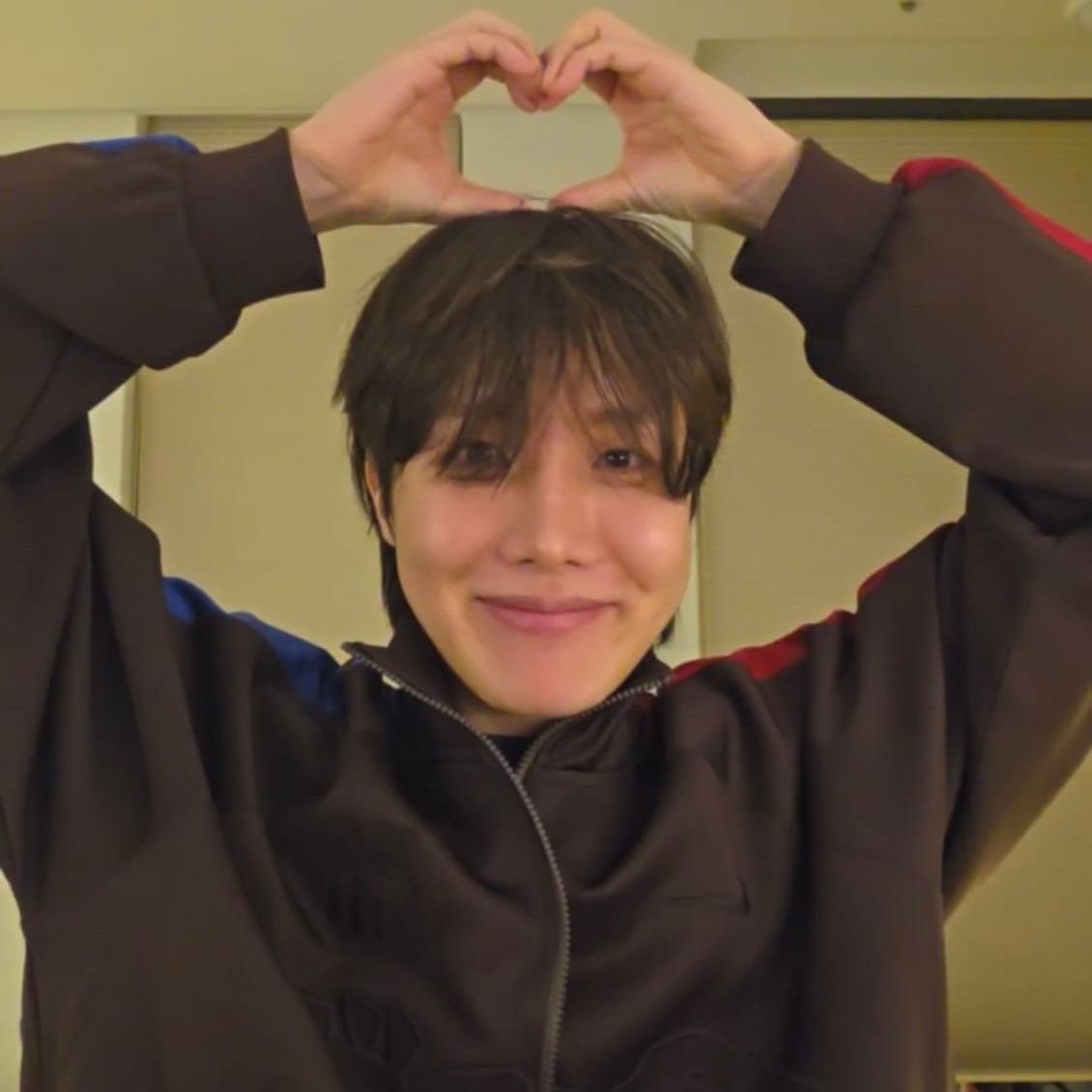 J-hope (防彈少年團)的幕後花絮