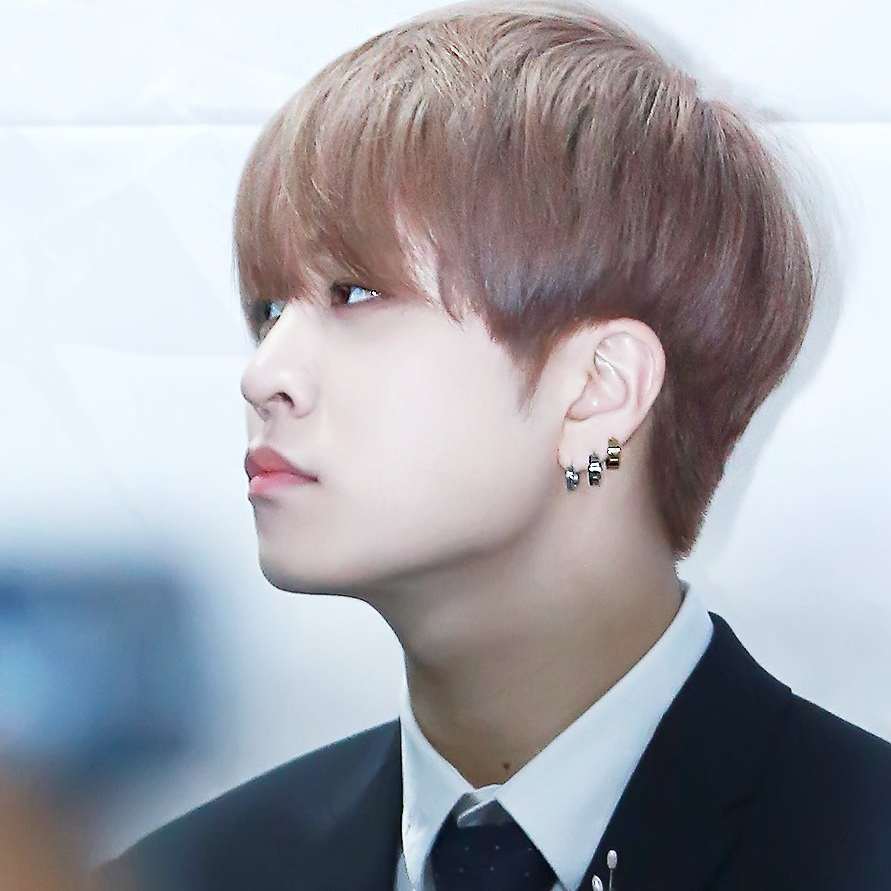 A moment captured by Youngjae (GOT7)'s fan