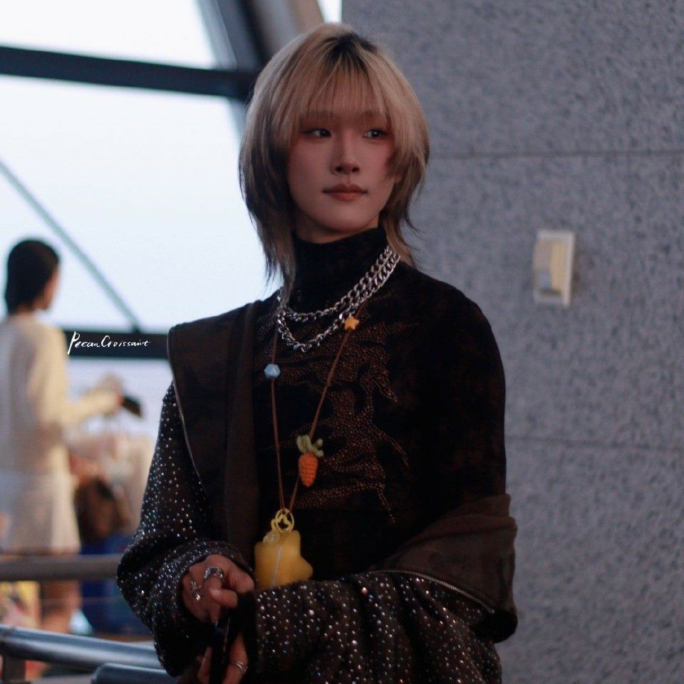 A moment captured by Hu Yetao (NexT1DE)'s fan