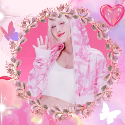 Behind-the-scenes cut of Momo (TWICE)