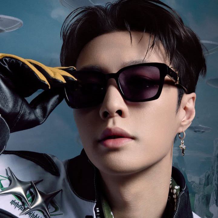 Recent activity shot of Lay (EXO)