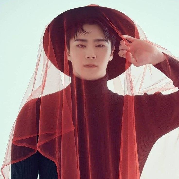 Behind-the-scenes cut of Moonbin (ASTRO)