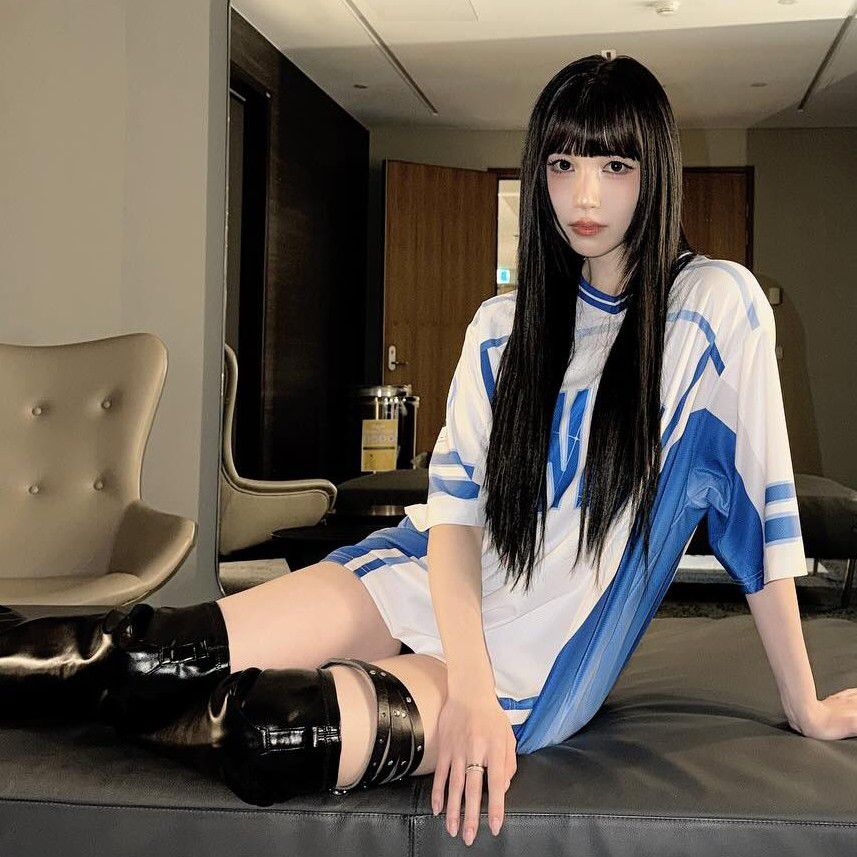 Foto terbaru Mina (TWICE)