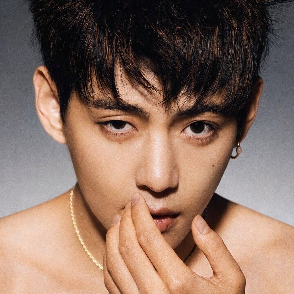 V (防彈少年團)的最新活動照片