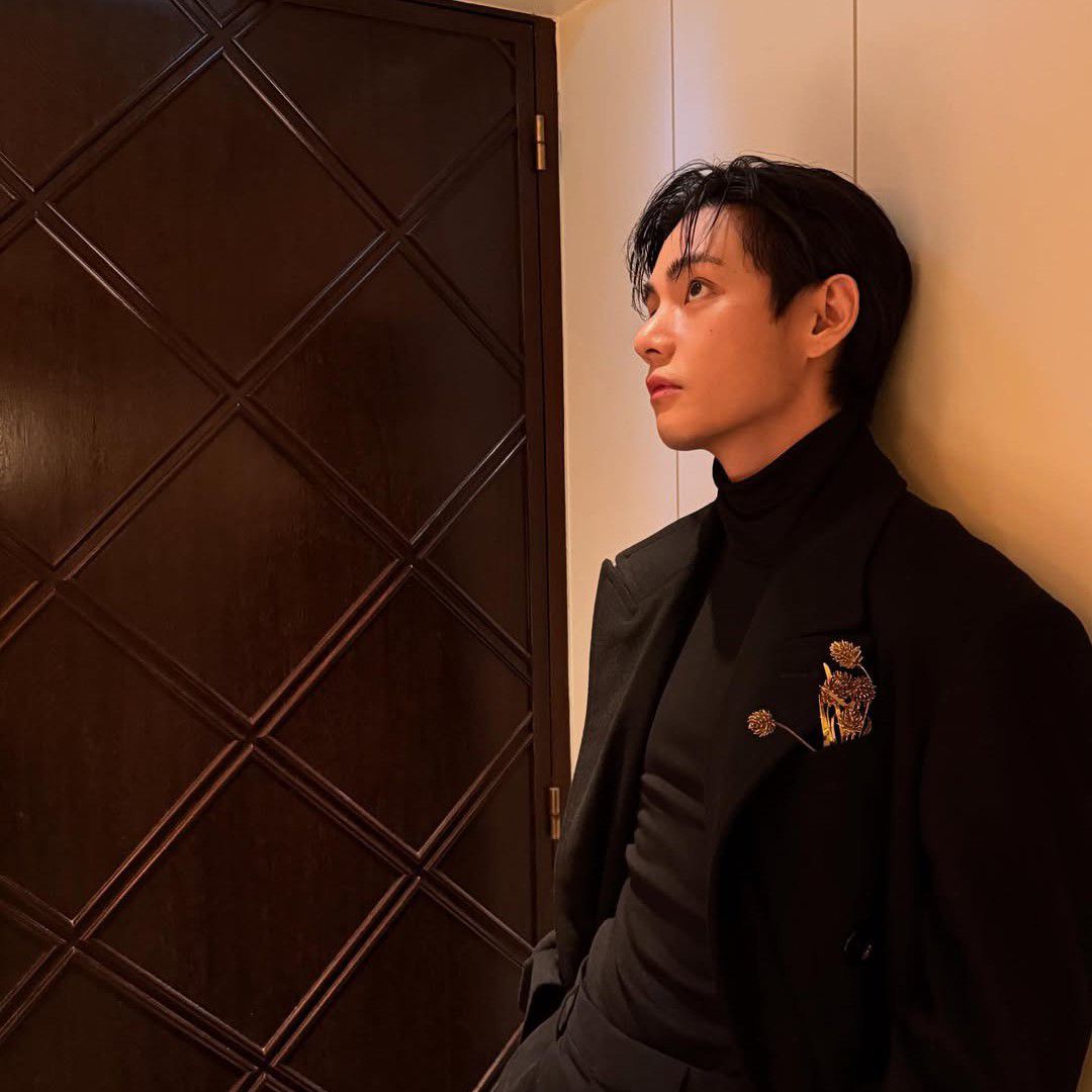 Latest photo of V (BTS)