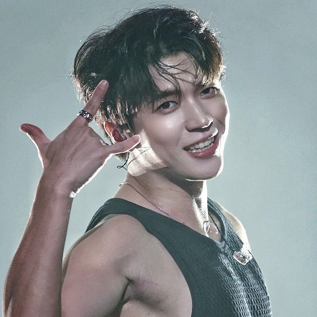 Behind-the-scenes cut of Woohyun (INFINITE)