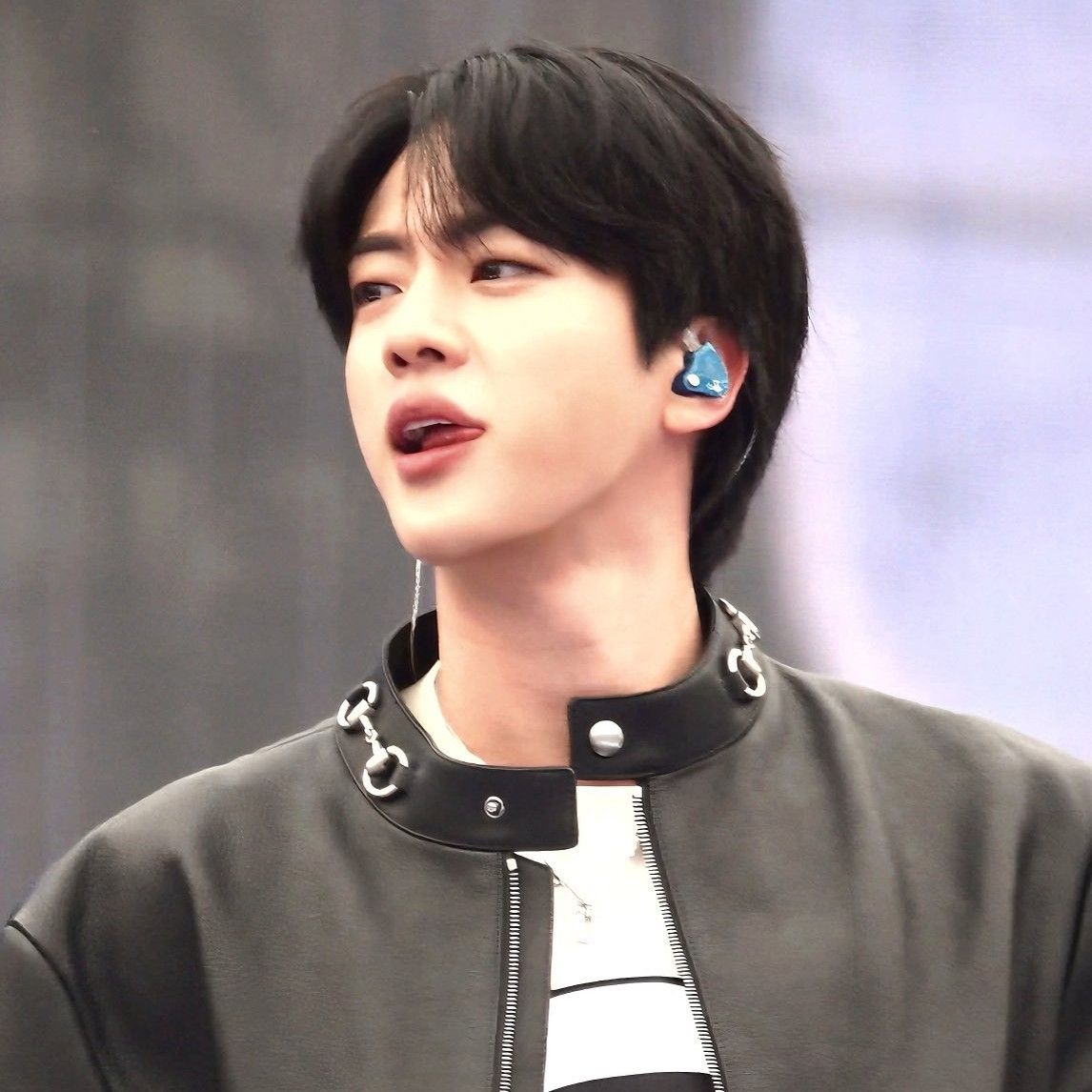 Potret di balik layar Jin (BTS)