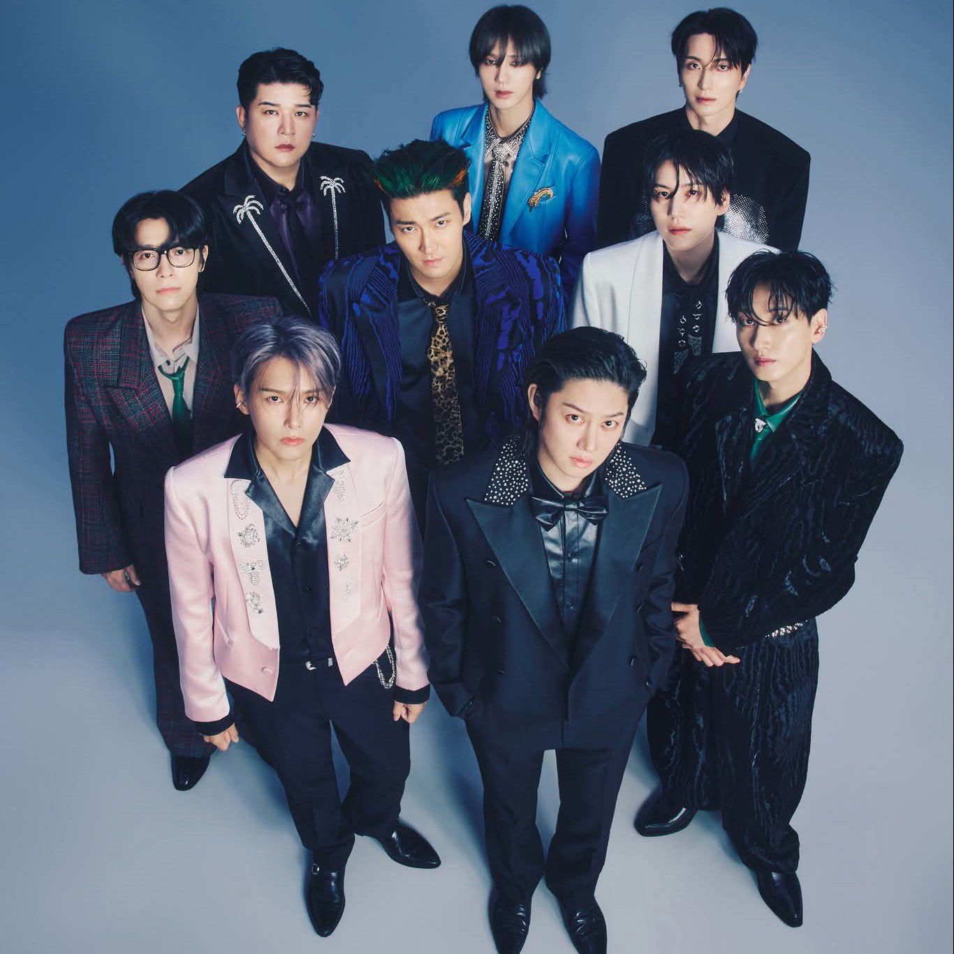 Behind-the-scenes cut of Super Junior
