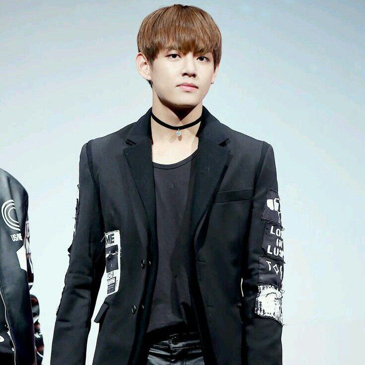 뷔 (방탄소년단) 최근 활동샷