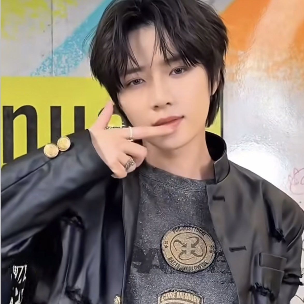 A moment captured by Beomgyu (TOMORROW X TOGETHER)'s fan