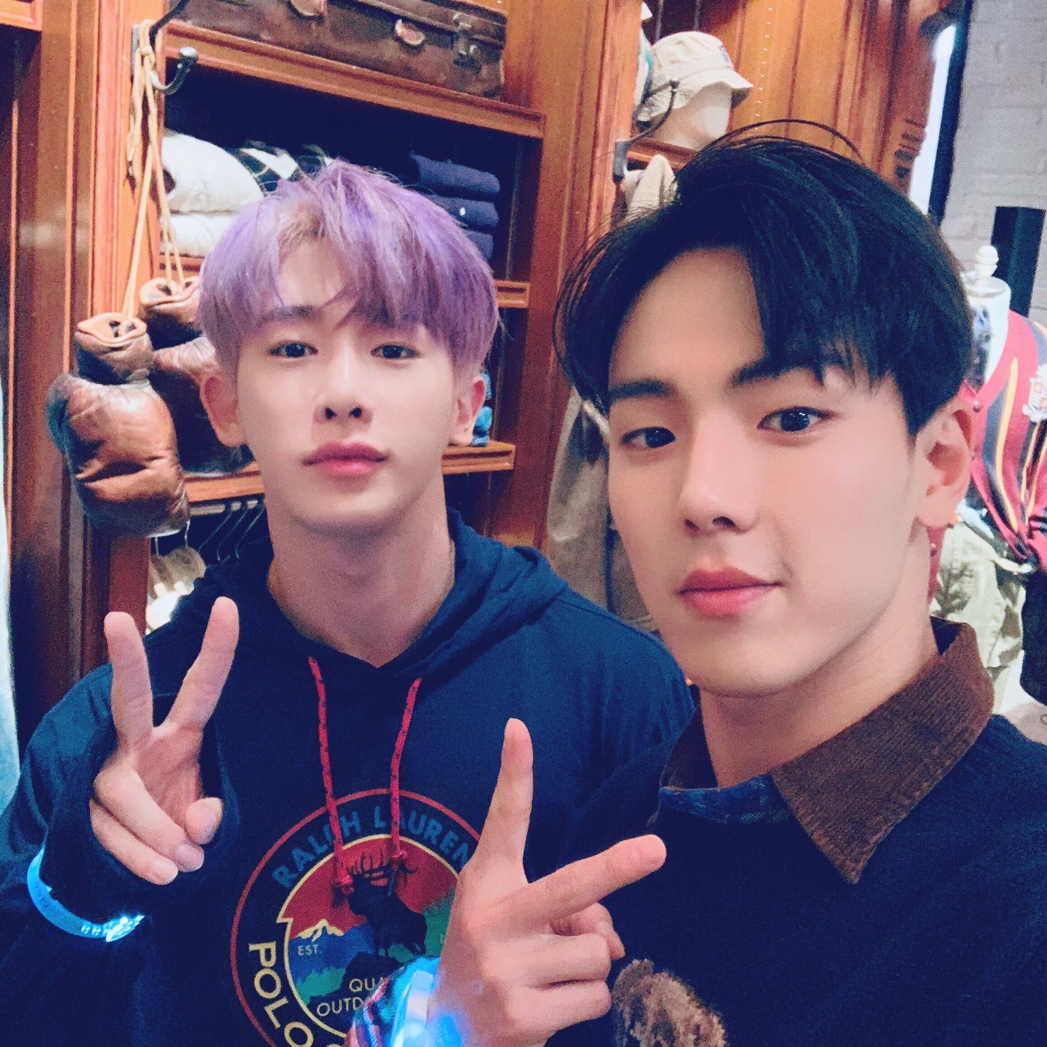 A moment captured by Wonho's fan