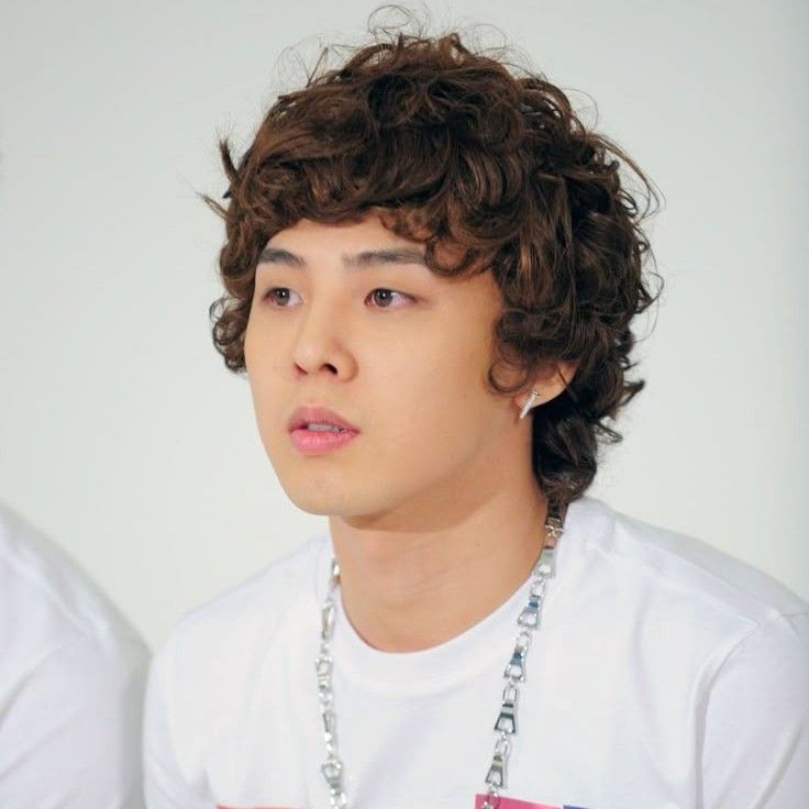 Recent activity shot of G-DRAGON (BIGBANG)