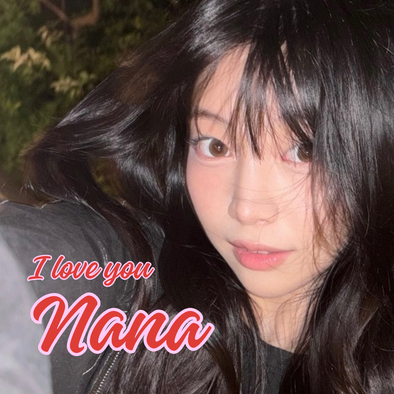 A moment captured by Nana (UNIS)'s fan