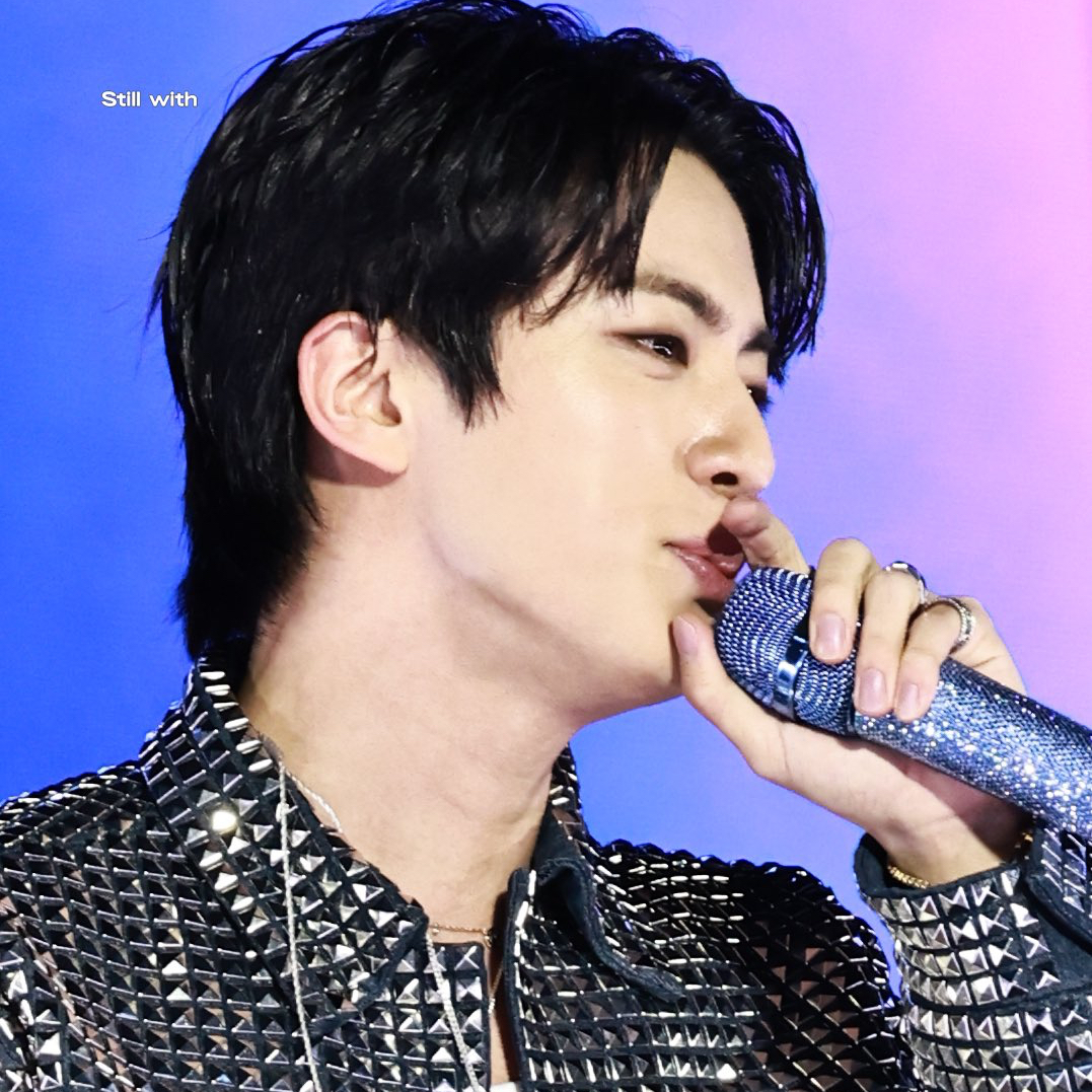 Momen yang diabadikan oleh penggemar Jin (BTS)