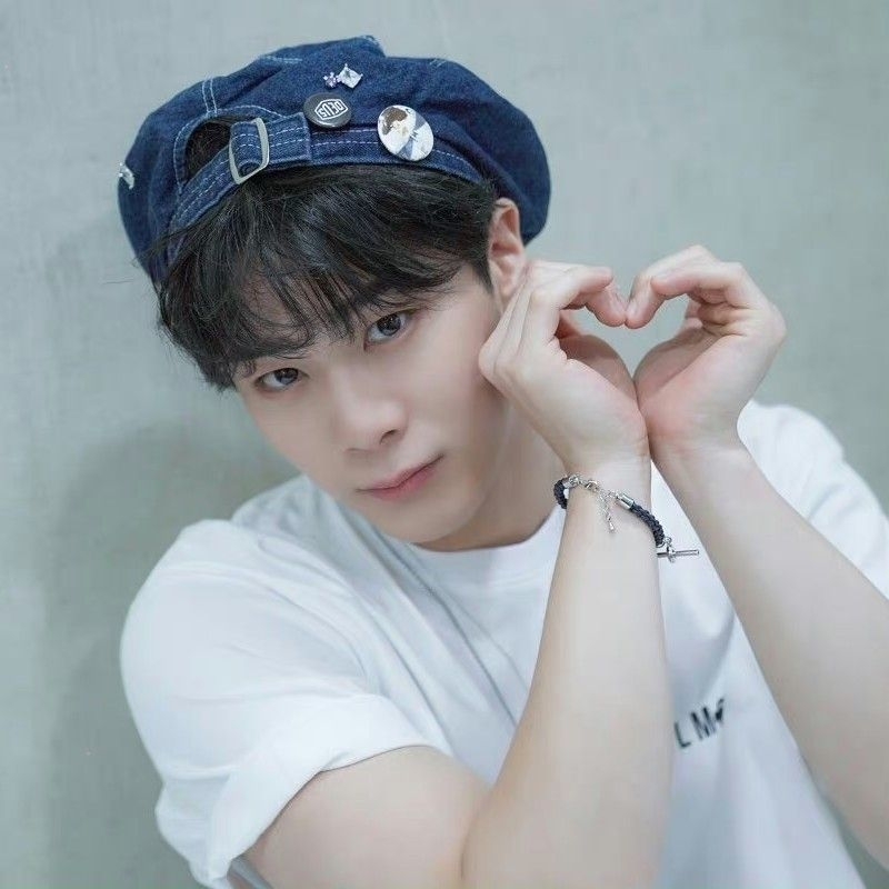 A moment captured by Moonbin (ASTRO)'s fan