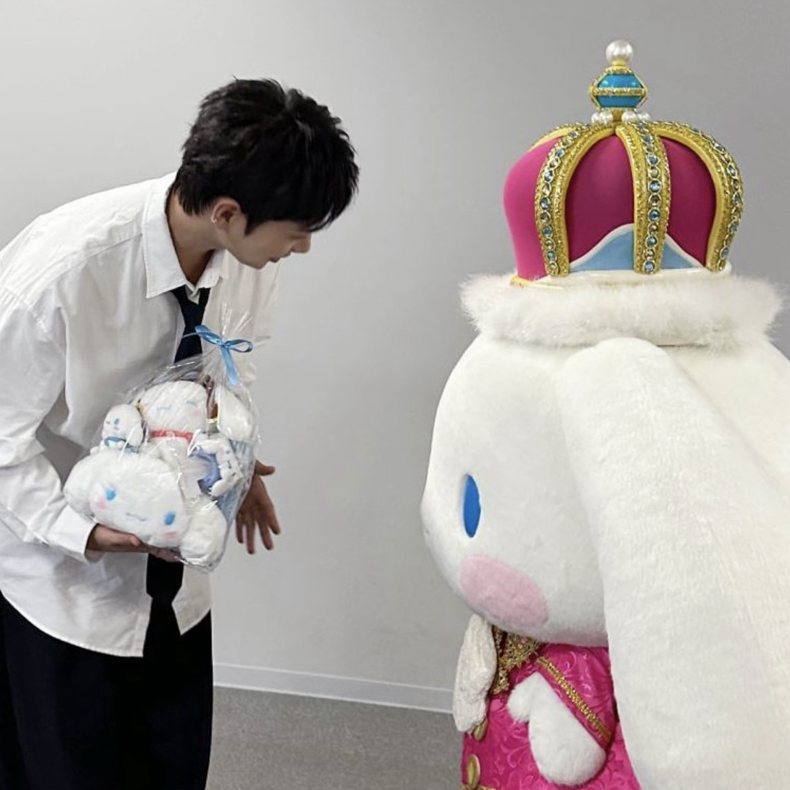 Behind-the-scenes cut of Joshua (SEVENTEEN)