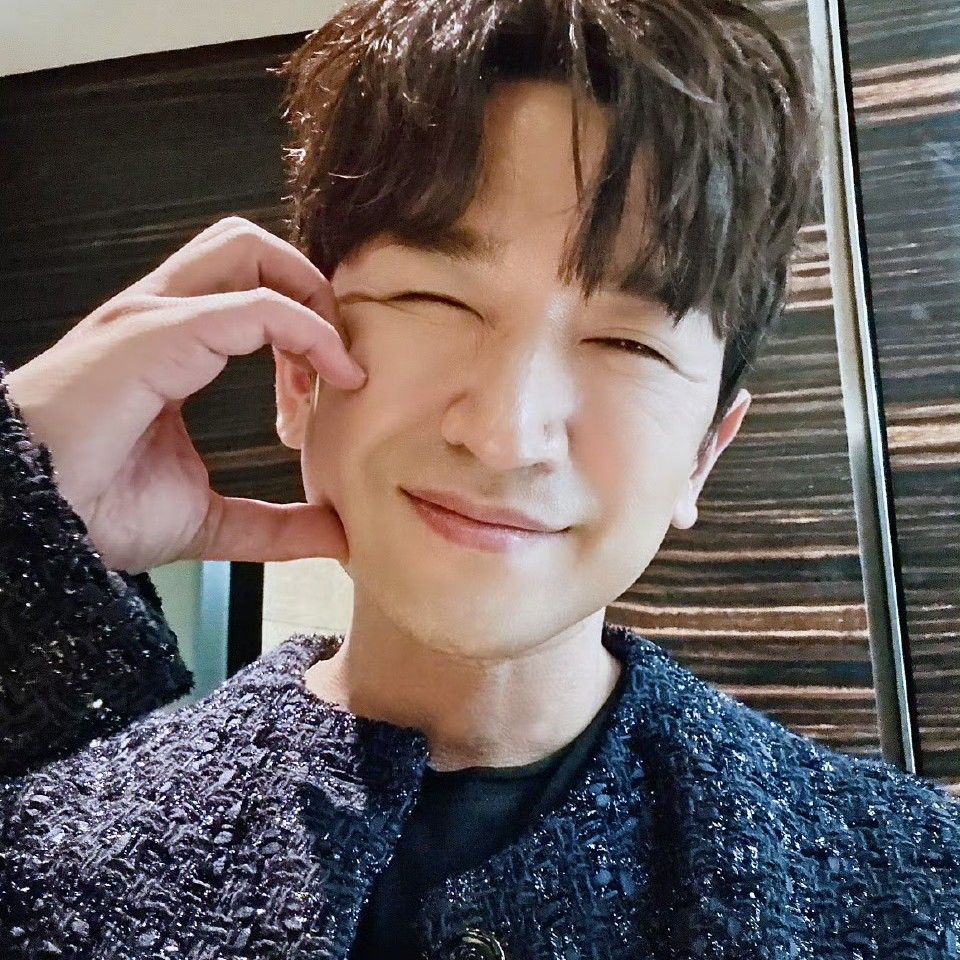 A moment captured by Lee Minwoo (SHINHWA)'s fan