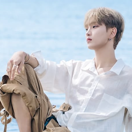 峻赫 (n.SSign)的最新照片