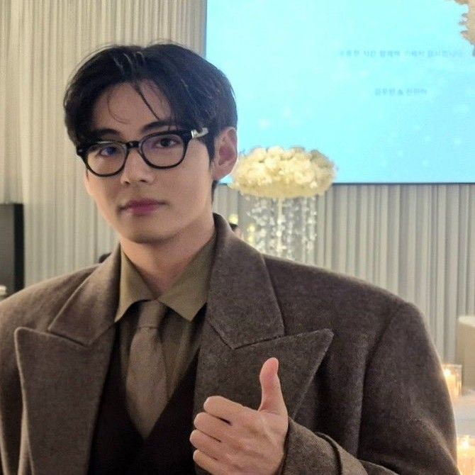 V (BTS)の最近の活動写真