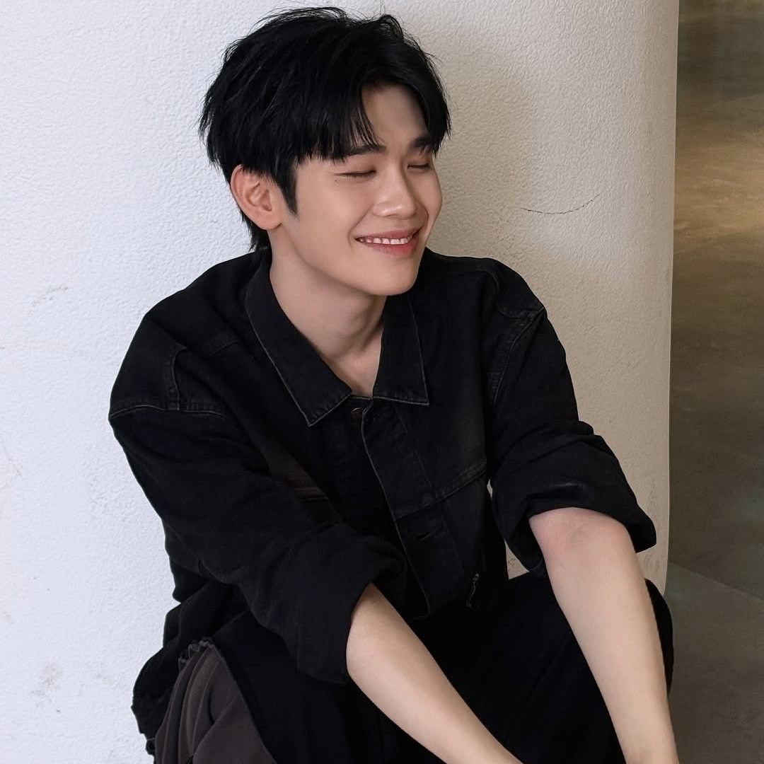 Recent activity shot of Kim Taerae (ZEROBASEONE)