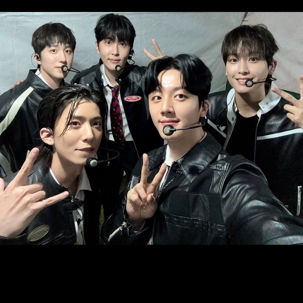 Latest photo of Inseong (SF9)