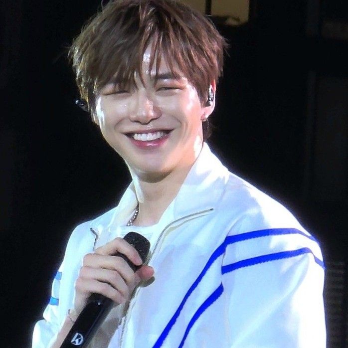 Behind-the-scenes cut of Kang Daniel