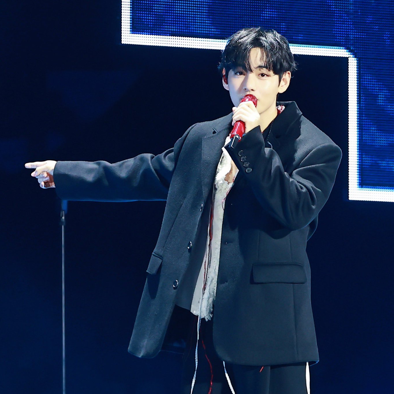 V (防弹少年团)的幕后花絮