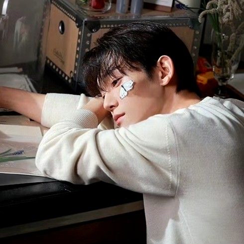 Latest photo of Chen (EXO)