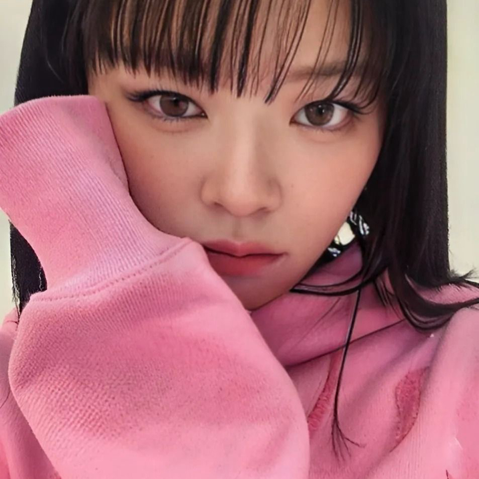 Latest photo of Jeongyeon (TWICE)