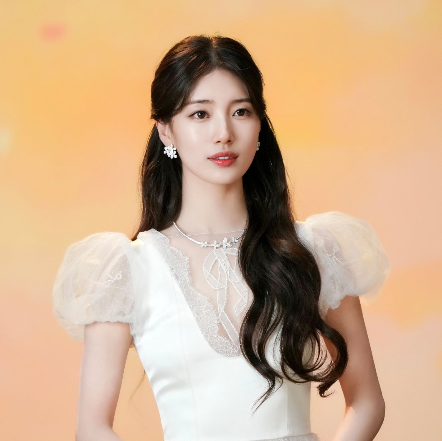 Foto aktivitas terbaru Suzy
