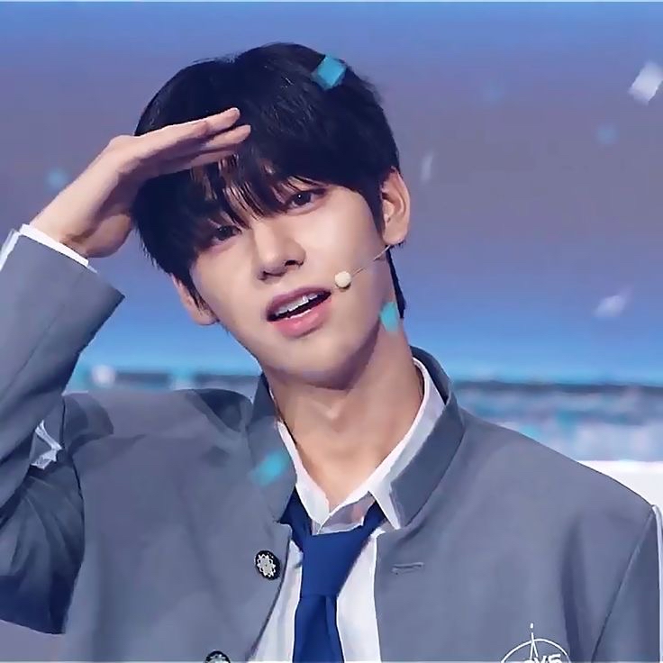 Latest photo of Kim Dongyun (DRIPPIN)