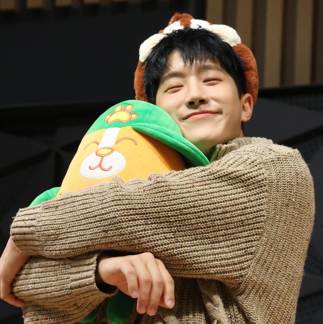 A moment captured by ASTRO's fan