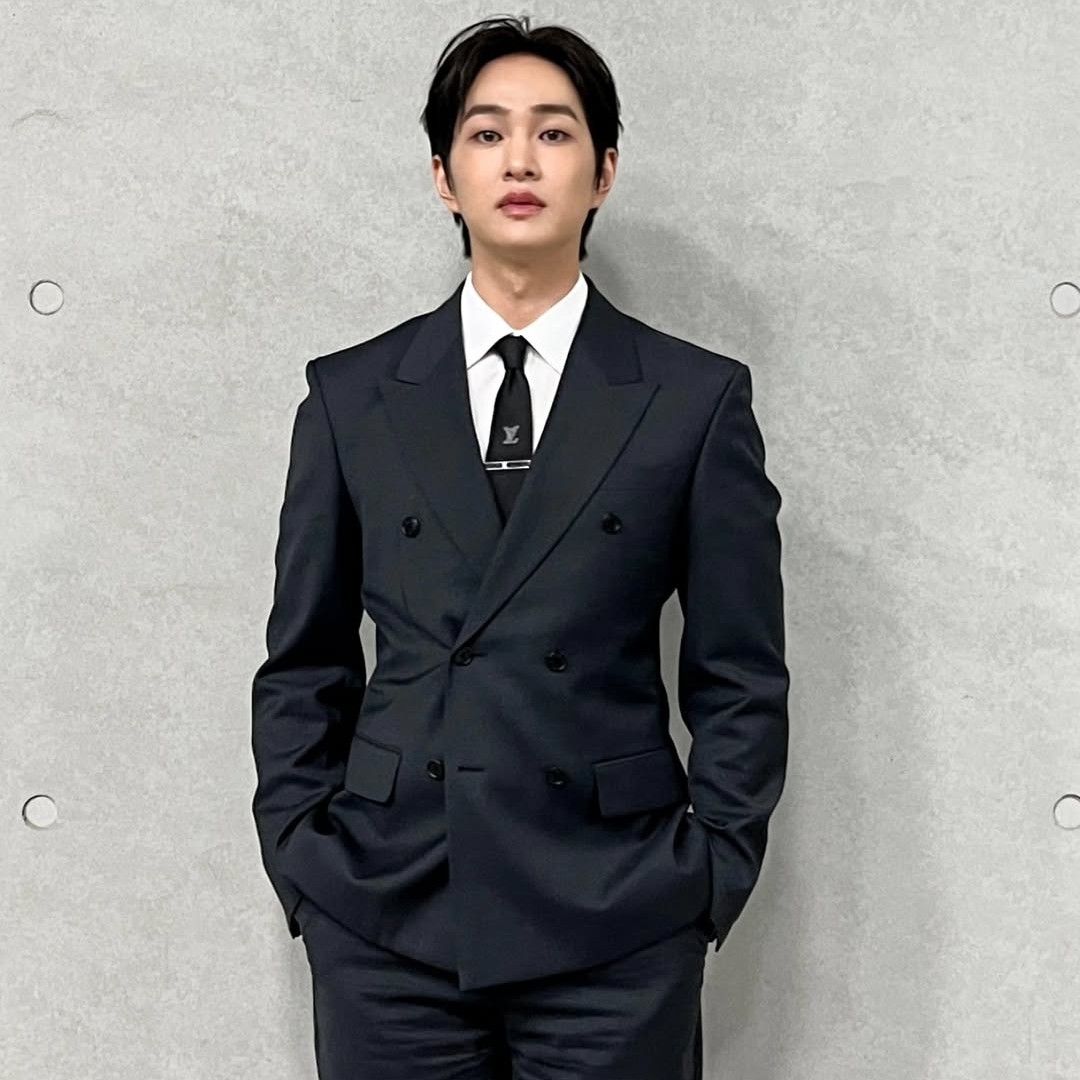 Behind-the-scenes cut of Onew (SHINee)