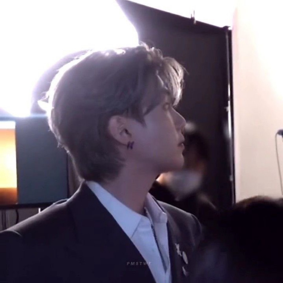 SUGA (防弹少年团)的最新照片