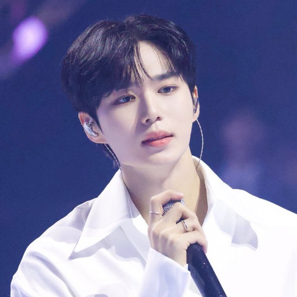 Behind-the-scenes cut of Kim Junseo (ALPHA DRIVE ONE)
