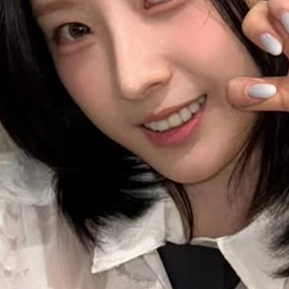 Recent activity shot of HaSeul (ARTMS)