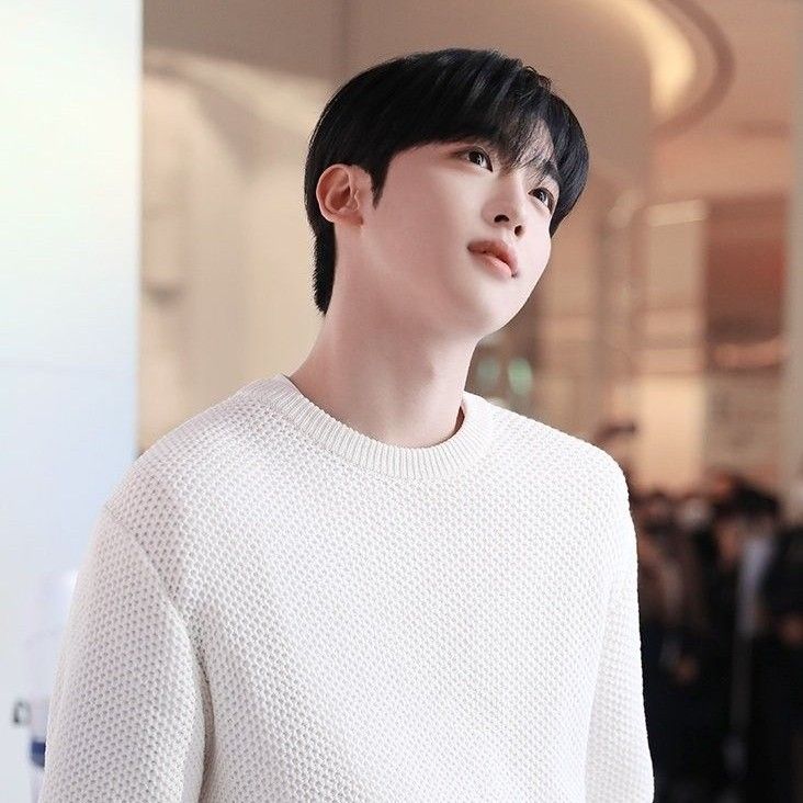 Recent activity shot of Kim Yohan (WEi)