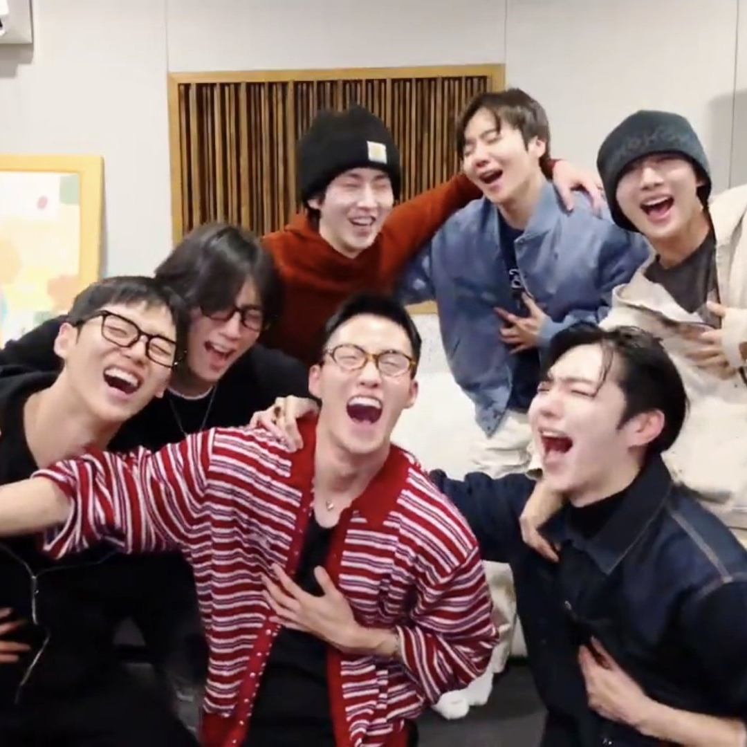 A moment captured by PENTAGON's fan